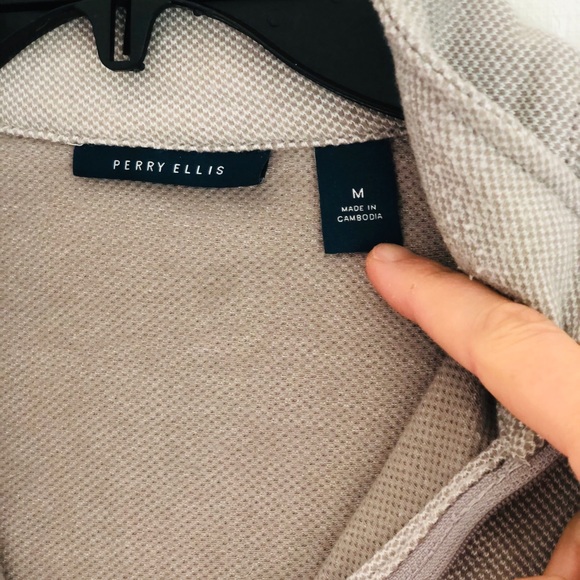 Perry Ellis 1/4 Zip Pull Over - Men’s M - Picture 2 of 3